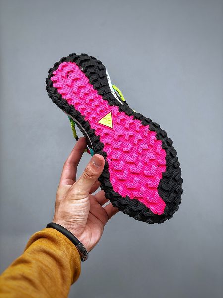 Nike ACG Mountain Fly Low GTX SE 機能女款慢跑鞋