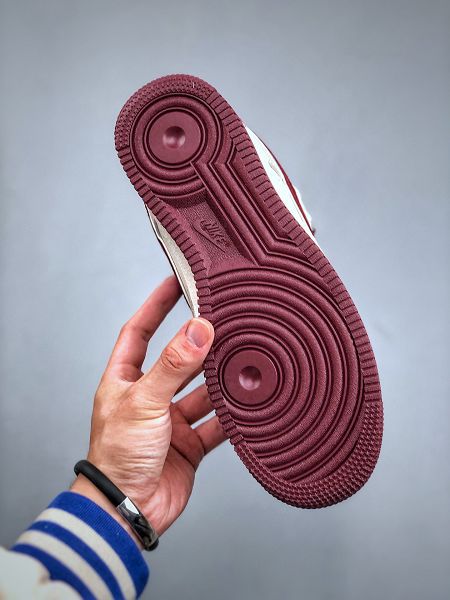 Nike Air Force 1 Low 07 x Superme系列 2023全新男女款米白紅原楦頭板鞋